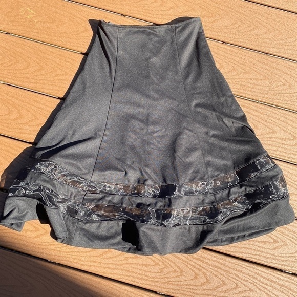 Do & Be Women's Skirt With Sheer Border - Picture 4 of 6